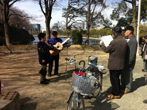 大阪城　春めいて